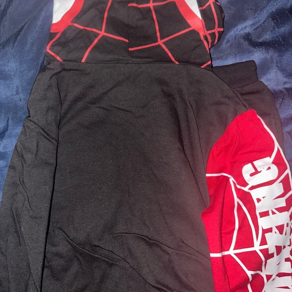 Spiderman Two Piece Set—NWT 🤩 - Picture 5 of 7